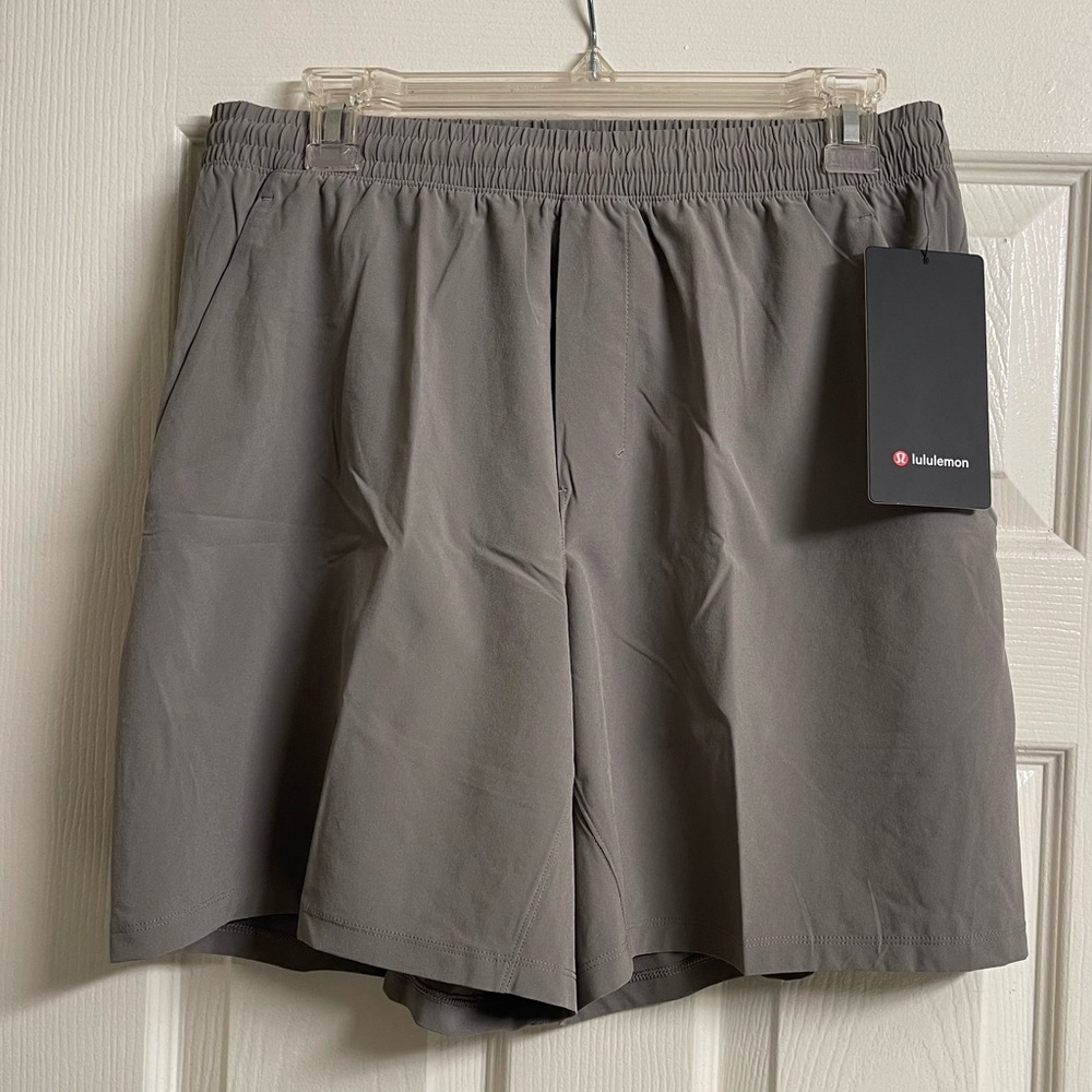 Lululemon Pace Breaker 7” NWT Carbon Dust Large